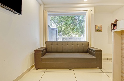 Noida Hotel | Treebo Aviraj Inn