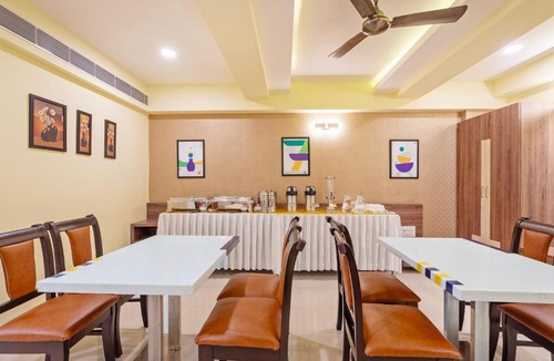 Electronics City Hotel | Treebo Golden Stay Electronic City