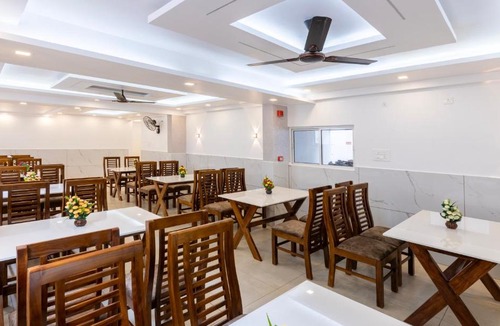 Nedumbassery Hotel | Treebo Premium Cochin Airport, 5 min From Cochin Airport