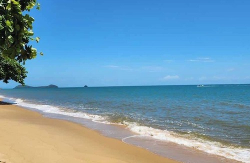 Trinity Beach House | Trinity Charm—Beachside Family Getaway with Pool
