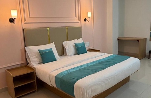 Marhi Hotel | Triple A By Hotel Ashiyana