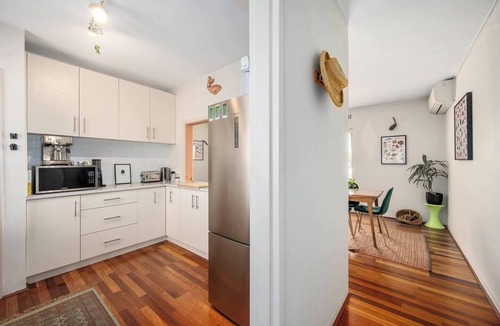 Beaconsfield Apartment | Tuart Treetop Escape Vibrant Stay near South Beach