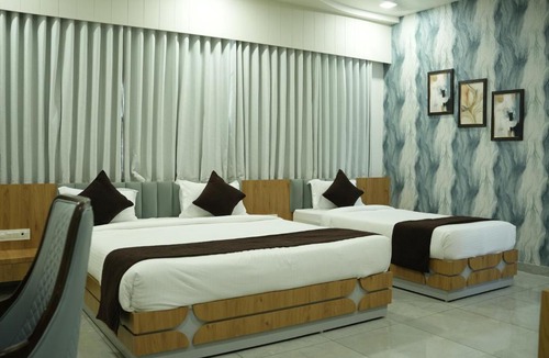 Dabhoi Hotel | Tulip Restaurant Banquet & rooms