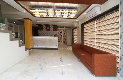 Basai Hotel | Twin or Standard Double Room