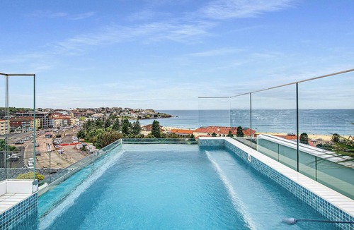 Bondi Beach Apartment | Two Level Penthouse - 180 Degree View of Bondi Beach