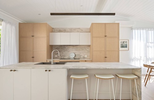 Whale Beach House | Umah Pantai (Beach House) by TCC