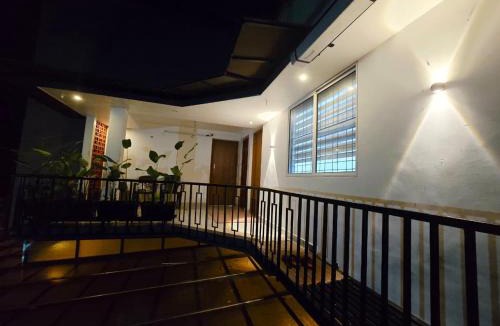 Alwaye House | Upper Crest Luxury Homestay Near Kochi Airport