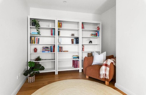 Turramurra Apartment | Upper North Shore Haven - A Tranquil Treetop Escape