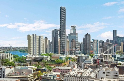 Fortitude Valley Apartment | Utopia Suites Luxe Sky Home/Sensational Views 2B/2Bath/Park