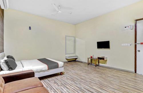 Surat Hotel | UTSAV GALAXY BANQUET And ROOMS