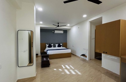 Gachibowli Hotel | V Check Inn