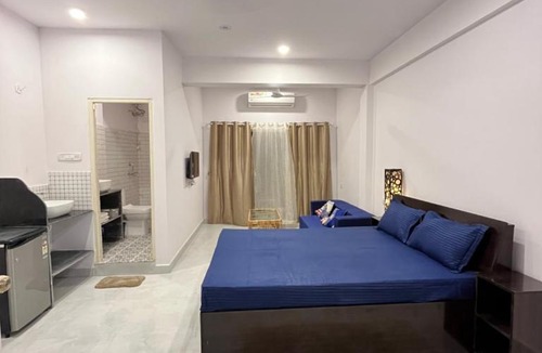 Candolim Hotel | V R Holiday Home