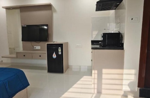 Madhapur Hotel | Valuenest