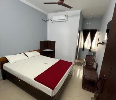 Palani Hotel | Velan view