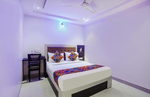 Dharavi Hotel | Via Embassy Suites