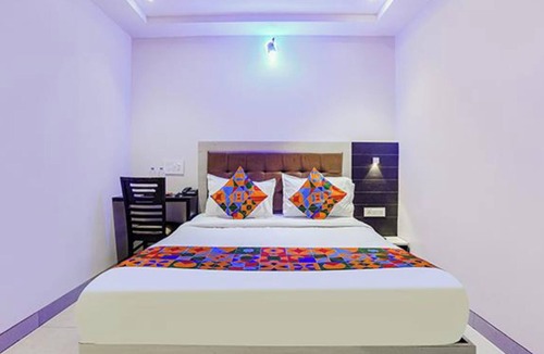 Dharavi Hotel | Via Embassy Suites