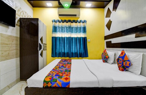 Kolkata Hotel | Via Trivedi Tower