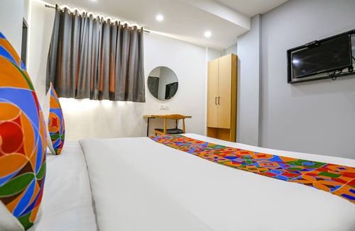 Pashim Vihar Hotel | Via Vat