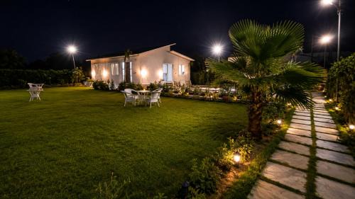 Noida House | Vijay Laxmi Farm House
