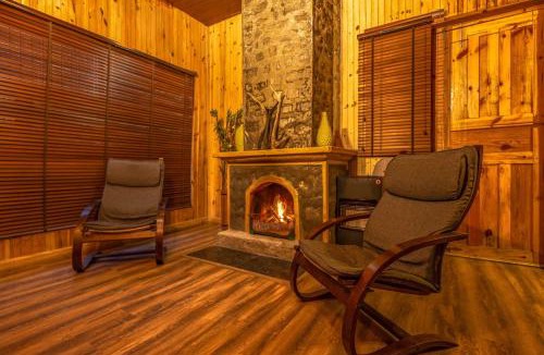Sigri Village Villa | Villa Clouds Haven - Pangot by VEO, StayVista - 3BHK with Mountain View & Bonfire