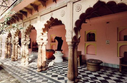 Vrindavan Hotel | Vrinda Kunja Ashram