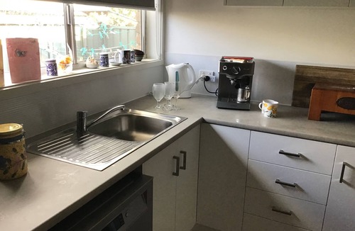 Bacchus Marsh Apartment | Walk everywhere! Centrally located!