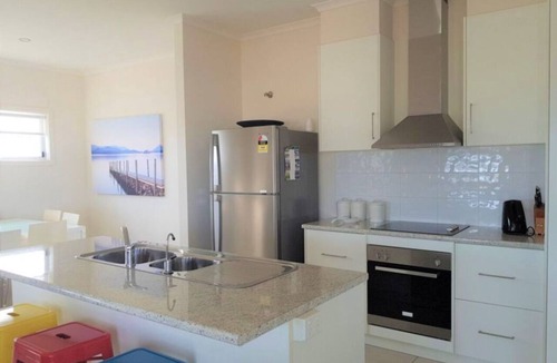 North Beach House | Wallaroo Beach House | Ocean Views, Pool Table | Sleeps 10