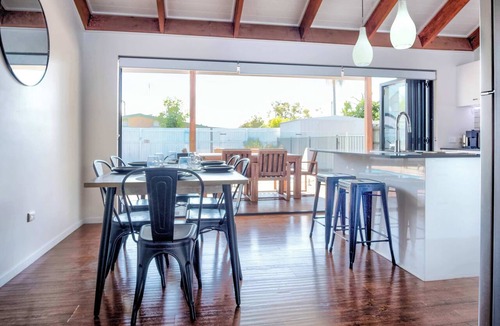 Warana House | Warana Abode - Pool, Studio & Walk to Beach