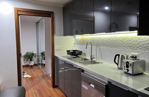 Sydney House | Water view modern 2 bedrooms apartment in Palm Beach