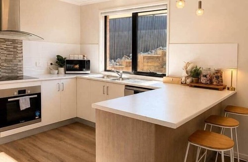 Midway Point House | Water View Retreat | 3BR Near Hobart