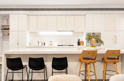Docklands House | Waterfront Docklands |Marina &City Views |5B+Lift
