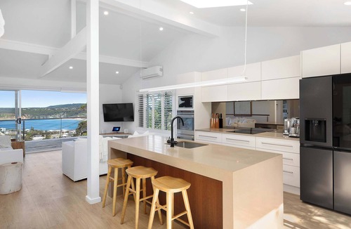 Copacabana House | Whale Views | Pizza Oven | Fire Pit | Sleeps 9