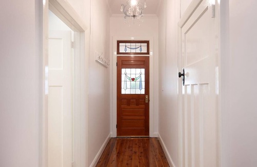 Albury House | White Rabbit on Jones - Stunning three bedroom classic in the heart of Albury