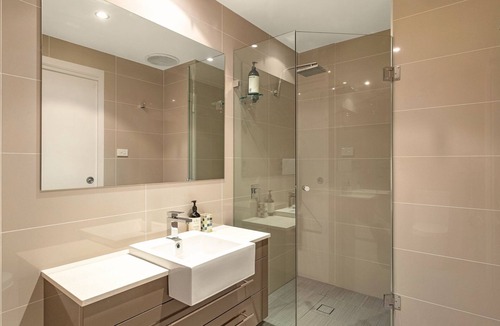 Huskisson House | White Sea Eagle - FREE LINEN AND WIFI IN THE HEART OF HUSKY