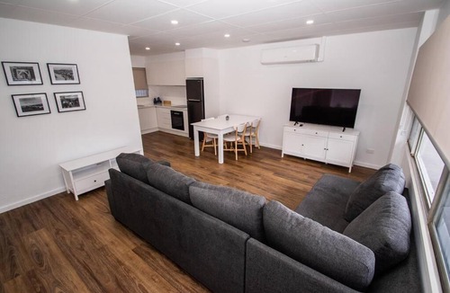 Broken Hill Apartment | Willow Court Unit 2
