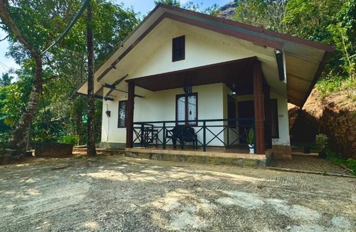 Devikolam Villa | Wind Bells