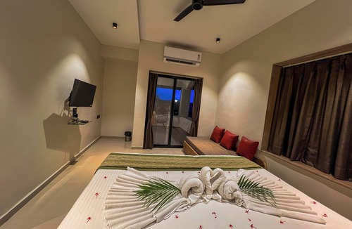 Bhandardara Hotel | Yash Resort