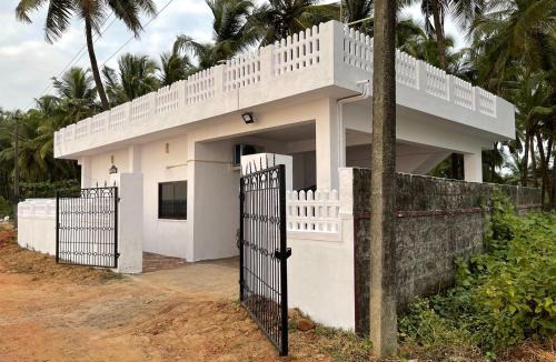 Saligrama House | Yashasvi- Sea View Cottage