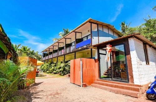 Morjim Hotel | YogiTree Beach Resort & Cafe - 100m from Morjim Beach