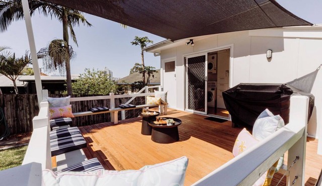 300m to Beach | 10min Stroll to Restaurants | Pet Friendly | Family Sized Home in Mooloolaba