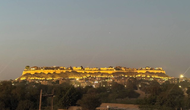 4-bedroom resort in enchanting Jaisalmer with cool AC comfort in Jaisalmer