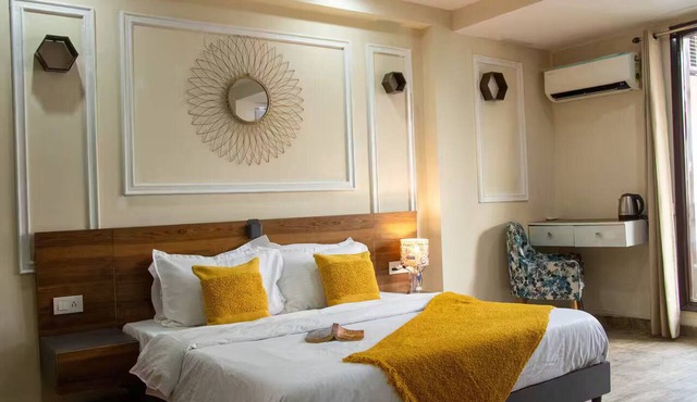 401 - Designer Studio w/Balcony - Golf Course Rd in Gurugram