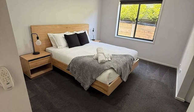 4BR Mount Clear Manor - Sleep Up To 8 Guests! in Mount Clear