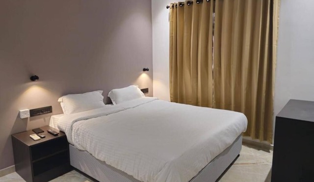 7 The Business Hotel