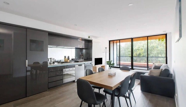 A 3BR Apt Next to Melbourne Zoo, Free Parking in Melbourne