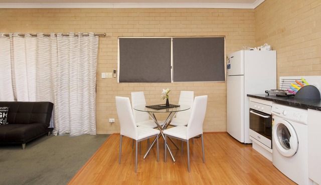 A Hidden Gem short stay as it is so well priced set in a well kept garden in Perth