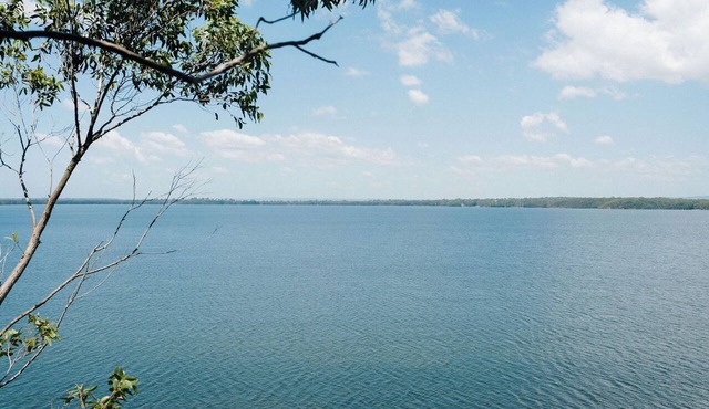 Absolute Lakefront Luxe Retreat | Sleeps 10 | 3 Decks + Pool Table in Lake Munmorah