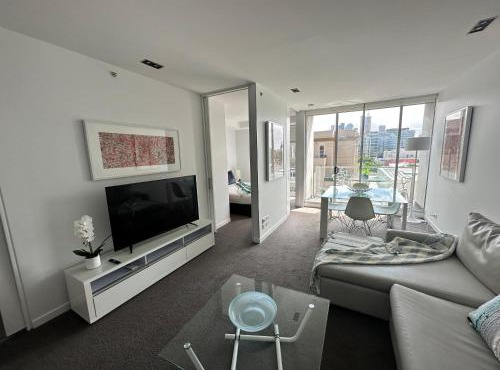 Adele Apartment Hotel East Melbourne in Melbourne
