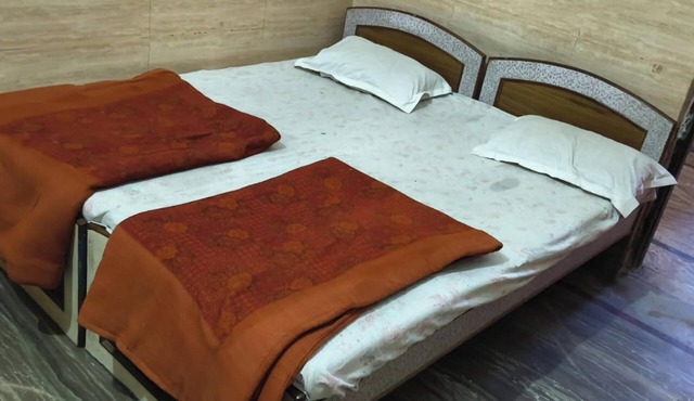 Adhyaksh Chittorgarh Hotel nr. Bus Stand