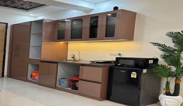 Adorable 1-bedroom studio with AC in vibrant Greater Noida